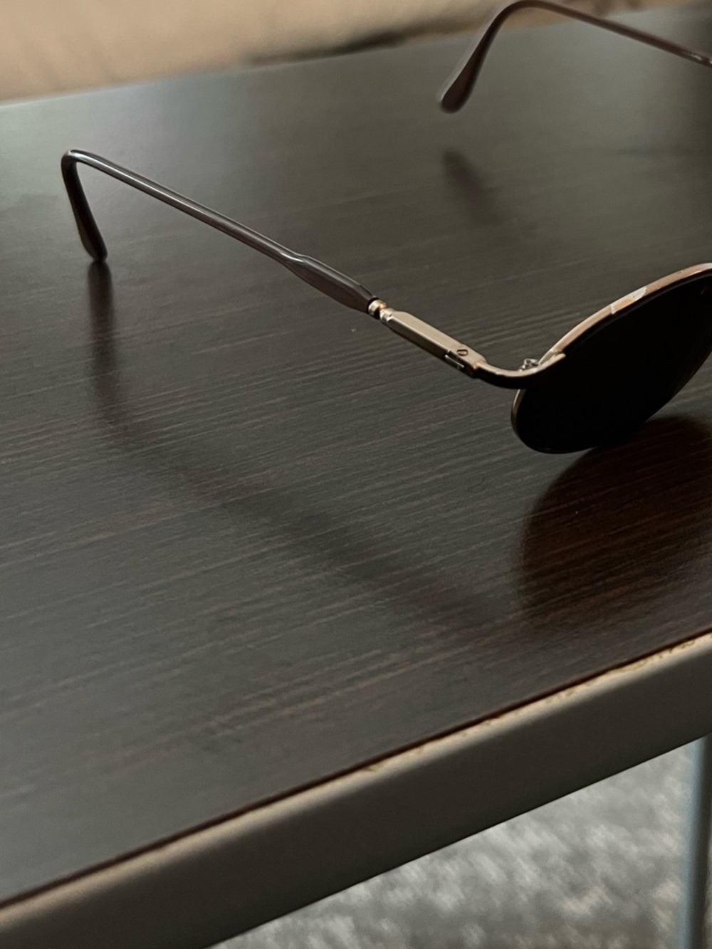 Guess 90’s Oval Sunglasses - Picture 8 of 8